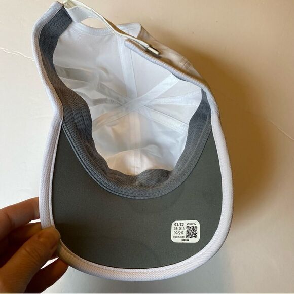 Adidas white breathable Running Heat Ready Climalite Running Cap - Picture 4 of 6